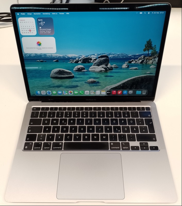 Apple MacBook Air (Z1240000MD/A - 2020 - MacBookAir10,1) space grau mit Apple M1 8-Core CPU, 16 GB LPDDR4 RAM, 33,8 cm (13,3") Retina Display (Auflösung 2560 x 1600), 256 GB APPLE SSD AP0256Q, 2x Thunderbolt/USB4 Anschluss (USB-C), Wi-Fi 6, Blueto...