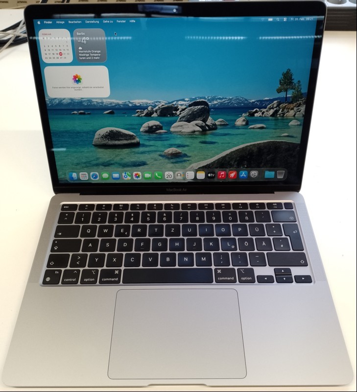 Apple MacBook Air (Z1240000MD/A - 2020 - MacBookAir10,1) space grau mit Apple M1 8-Core CPU, 16 GB LPDDR4 RAM, 33,8 cm (13,3") Retina Display (Auflösung 2560 x 1600), 256 GB APPLE SSD AP0256Q, 2x Thunderbolt/USB4 Anschluss (USB-C), Wi-Fi 6, Blueto...