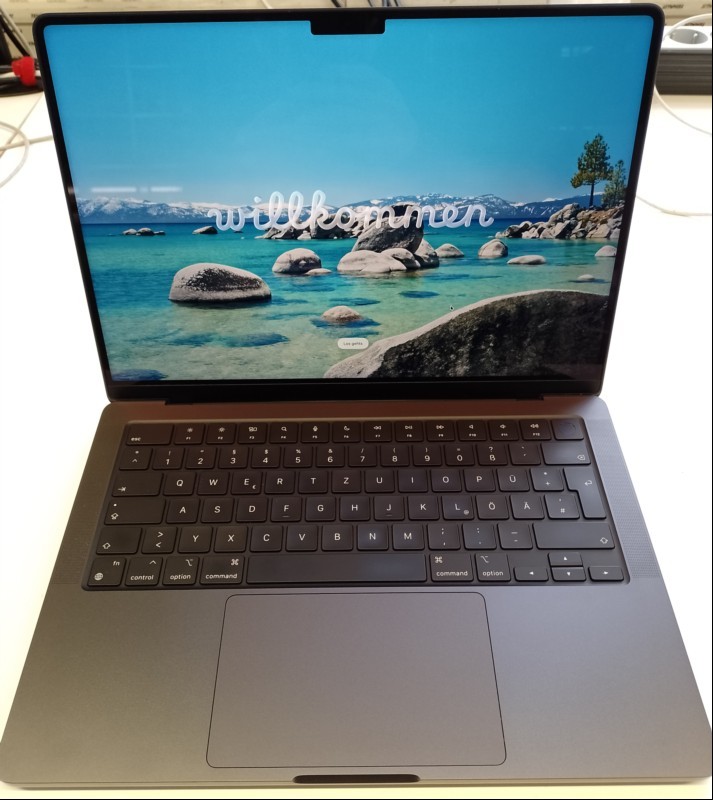 Apple MacBook Pro M3 Pro (MRX33D/A - Nov. 2023 - Mac15,6) space schwarz in OVP mit Apple M3 Pro 11-Core Prozessor, Apple M3 Pro 14-Core M3 GPU, 18 GB LPDDR5 RAM, 512 GB Apple SSD AP0512Z, 35,97cm (14,2\'\') Retina XDR Display (3024 x 1964), Mac OS T...