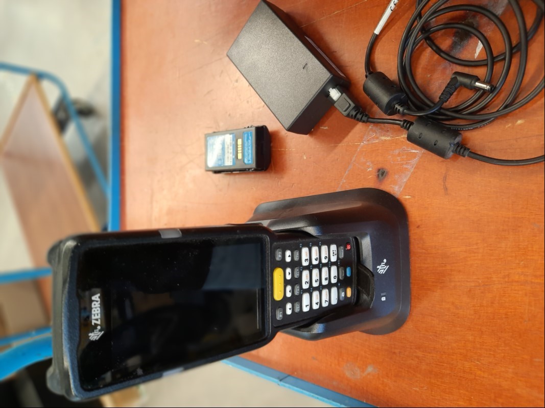 Zebra Mobile Computer MC3330M Handscanner, inkl. Ladestation, Netzteil und Ersatzakku, siehe Bsp. Bilder, komplett ungeprüft-keine Garantie auf Funktion und Vollständigkeit (ID=T03-00)