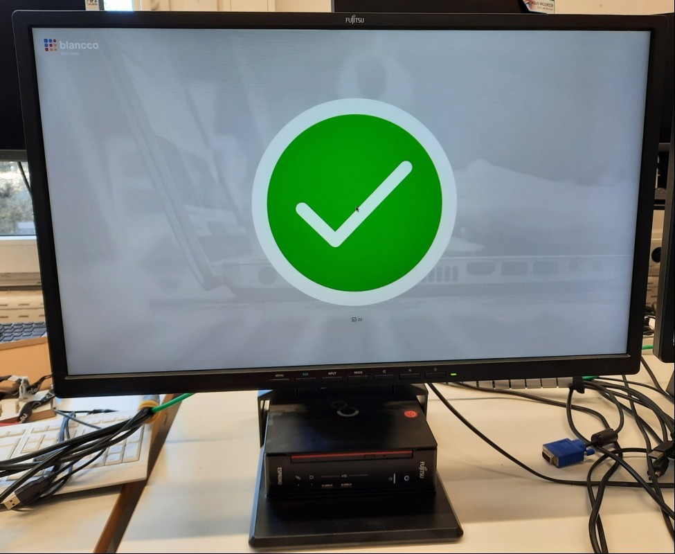 FUJITSU ESPRIMO Q558 + Fujitsu B24-8T TFT Minidesktop-PC mit Intel Hexa-Core i5-9400T 2.90 GHz (6-Kern), 16 GB RAM, 256GB SSD Western Digital WDC PC SN720 SDAPNTW, DVD-RAM/DVD-R/CD-RW, 4x USB 2.0 Anschluss, 4x USB 3.0 Anschluss (davon 2x an der Fr...