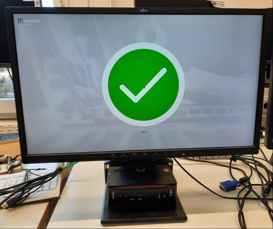 FUJITSU ESPRIMO Q558 + Fujitsu B24-8T TFT Minidesktop-PC mit Intel Hexa-Core i5-9400T 2.90 GHz (6-Kern), 16 GB RAM, 256GB SSD Western Digital WDC PC SN720 SDAPNTW, DVD-RAM/DVD-R/CD-RW, 4x USB 2.0 Anschluss, 4x USB 3.0 Anschluss (davon 2x an der Fr...