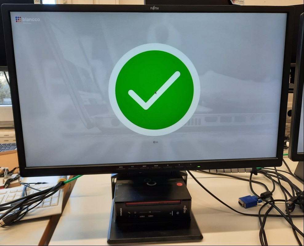 FUJITSU ESPRIMO Q558 + Fujitsu B24-8T TFT Minidesktop-PC mit Intel Hexa-Core i5-9400T 2.90 GHz (6-Kern), 16 GB RAM, 256GB SSD Western Digital WDC PC SN720 SDAPNTW, DVD-RAM/DVD-R/CD-RW, 4x USB 2.0 Anschluss, 4x USB 3.0 Anschluss (davon 2x an der Fr...