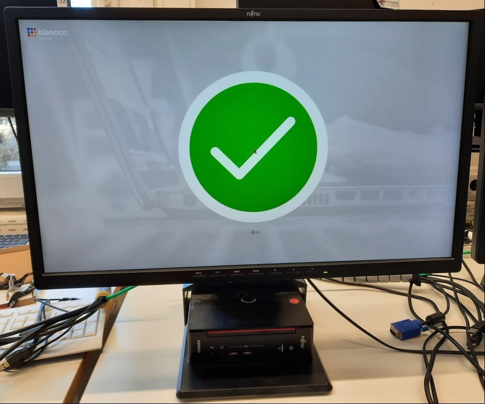 FUJITSU ESPRIMO Q558 + Fujitsu B24-8T TFT Minidesktop-PC mit Intel Hexa-Core i5-9400T 2.90 GHz (6-Kern), 16 GB RAM, 256GB SSD Western Digital WDC PC SN720 SDAPNTW, DVD-RAM/DVD-R/CD-RW, 4x USB 2.0 Anschluss, 4x USB 3.0 Anschluss (davon 2x an der Fr...