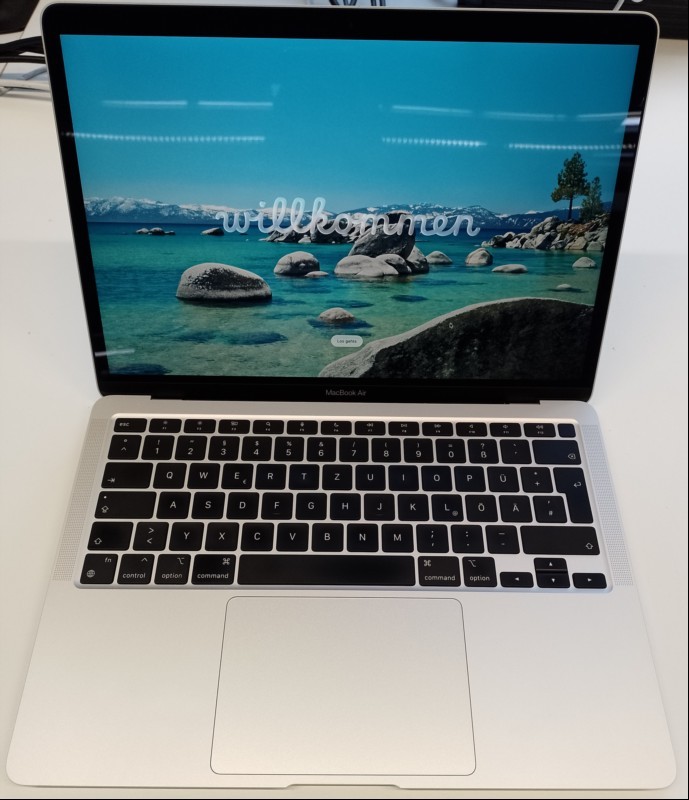 Apple MacBook Air (Z1270000MD/A - 2020 - MacBookAir10,1) silber mit Apple M1 8-Core CPU, 16 GB LPDDR4 RAM, 33,8 cm (13,3") Retina Display (Auflösung 2560 x 1600), 256 GB APPLE SSD AP0256Q, 2x Thunderbolt/USB4 Anschluss (USB-C), Wi-Fi 6, Bluetooth ...