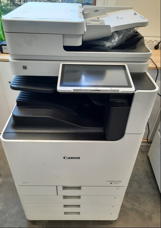 Canon iR DX C5840i MFP, SN: 2YM58277, 4 Papierkassetten, Gehäuse  verschmutzt mit Abschürfungen, Zähler 102 gesamt ca. 5877, 109 s/w :4226, 124 color 165 laut Zählerliste, Ausdrucke gut, RGB Testseite ok , keine weiteren Tests durchgeführt, Wartun...