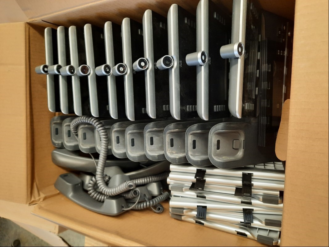 10x Cisco UC Phone Model CP-8845 (PID VID: Cisco CP-8845-K9 V09) IP Telefone, teilweise verschmutzt, siehe Beispiel Bilder, komplett ungeprüft, keine Garantie auf Funktion und Vollständigkeit (ID=V16-43)