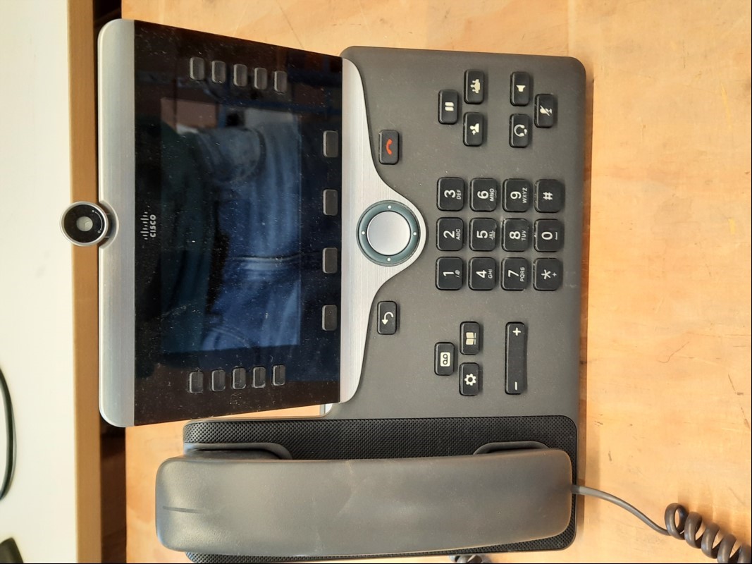 4x Cisco UC Phone Model CP-8845 (PID VID: Cisco CP-8845-K9 V09) IP Telefone, teilweise verschmutzt, siehe Beispiel Bilder, komplett ungeprüft, keine Garantie auf Funktion und Vollständigkeit (ID=V15-63)