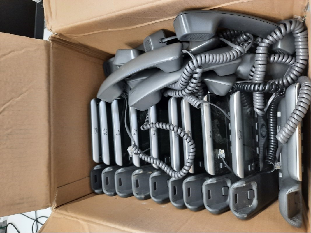 10x CISCO UC Phone Model 7821 (PID VID: Cisco CP-7821-NC-K9 V08) IP Telefone, teilweise verschmutzt, siehe Beispiel Bilder, komplett ungeprüft, keine Garantie auf Funktion und Vollständigkeit (ID=V16-93)