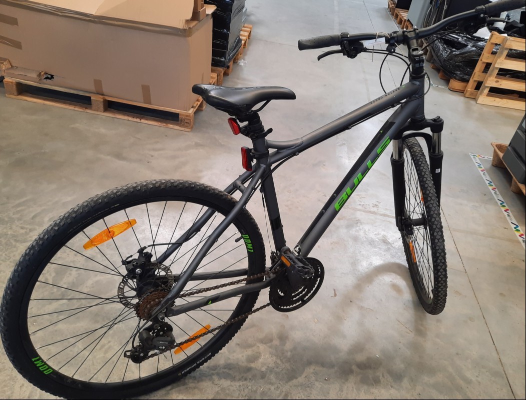 Fahrrad bulls Raptor cross , SA20115457 ( kein E-Bike) starke Verschmutzugen und Abschürfungen. Reinigung und Service empfohlen, alle Angaben ohne Gewähr, keine Garantie auf Richtigkeit und Funktionen, Aus Sicherheitsgründen sollte eine Fachwerkst...