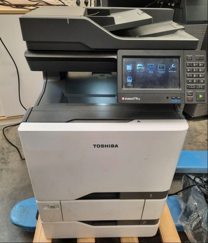 Toshiba e-Studio 479CS, SN: 75282050H6V71,  gedruckte Seiten ca. 173874,  Ausdrucke gut, Gehäuse mit Abschürfungen und Verunreinigungen, Reinigung und Service empfohlen, alle Angaben ohne Gewähr, keine weiteren Tests durchgeführt, keine Garantie a...