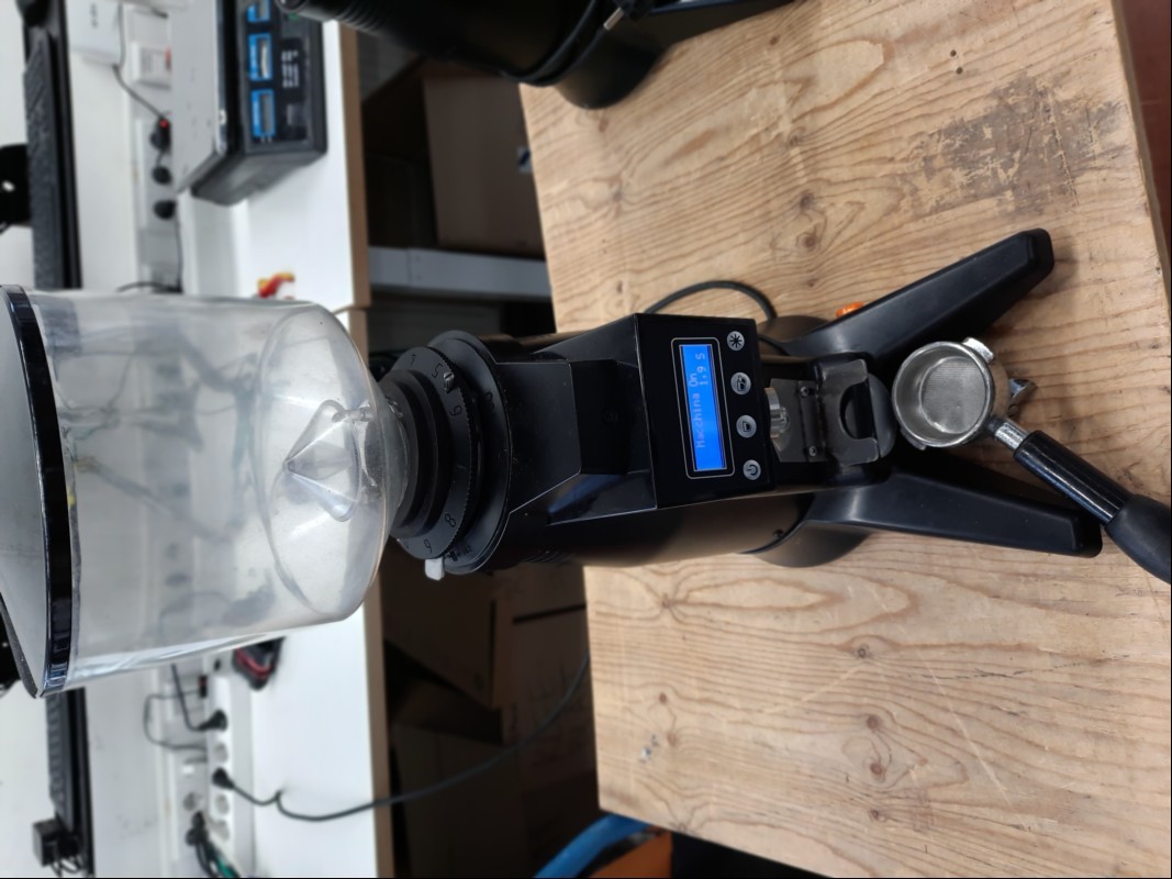 Obel Kaffee Mühle  Mito OD M75 Performance Pulsante, Baujahr: 2023, teilweise verschmutzt, Stickerreste an der Seite, Lieferumfang siehe Bilder, Gerät nur elektrisch geprüft(lässt sich einschalten, keine weiteren Tests duchgeführt), keine Garantie...