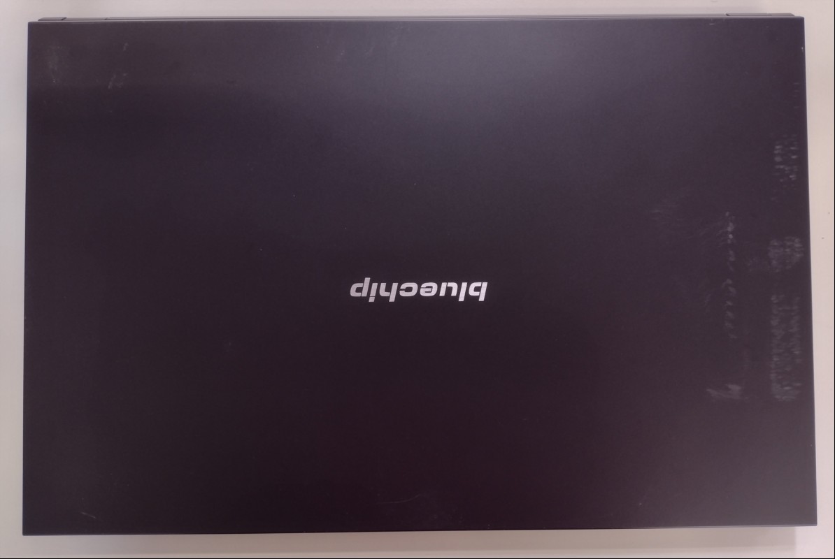 bluechip TRAVELline individual mit 11th Gen Intel Quad-Core i5-1155G7 2.50GHz (4-Kern, HT), 8 GB RAM, Display: 44 cm (17.3\'\') (Auflösung 1920 x 1080), 256 GB (SSD) SAMSUNG MZVL2256HCHQ, DVD-RAM/DVD-R/CD-RW, 2x USB 2.0 Anschluss, 1x USB 3.0 Anschlu...