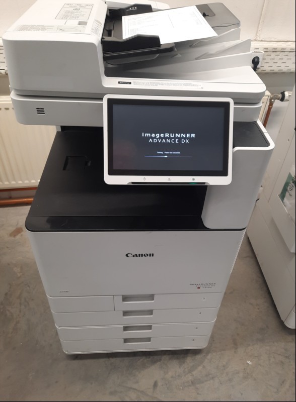 Canon DX C3725I SN: 22E12244, 4 Papierkassetten, Faxkarte, ADF BA1, gebrauchter Zustand, Gehäuse verschmutzt, Zähler 102:192770, 124 color:33850, 109 s/w: 158920, Zählerliste, Testseite  gedruckt, Ausdrucke gut, Wartung und Reinigung notwendig, ke...