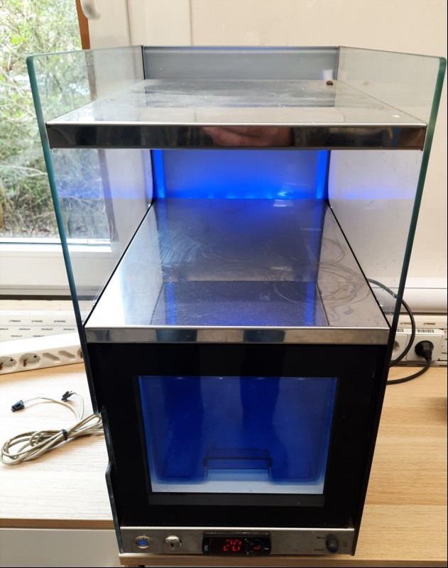 La Cimbali Kühlschrank, teilweise verschmutzt, siehe Bilder, nur elektrisch geprüft(lässt sich einschalten, keine weiteren Tests durchgeführt), keine Garantie auf Funktion und Vollständigkeit (ID=T09-00)