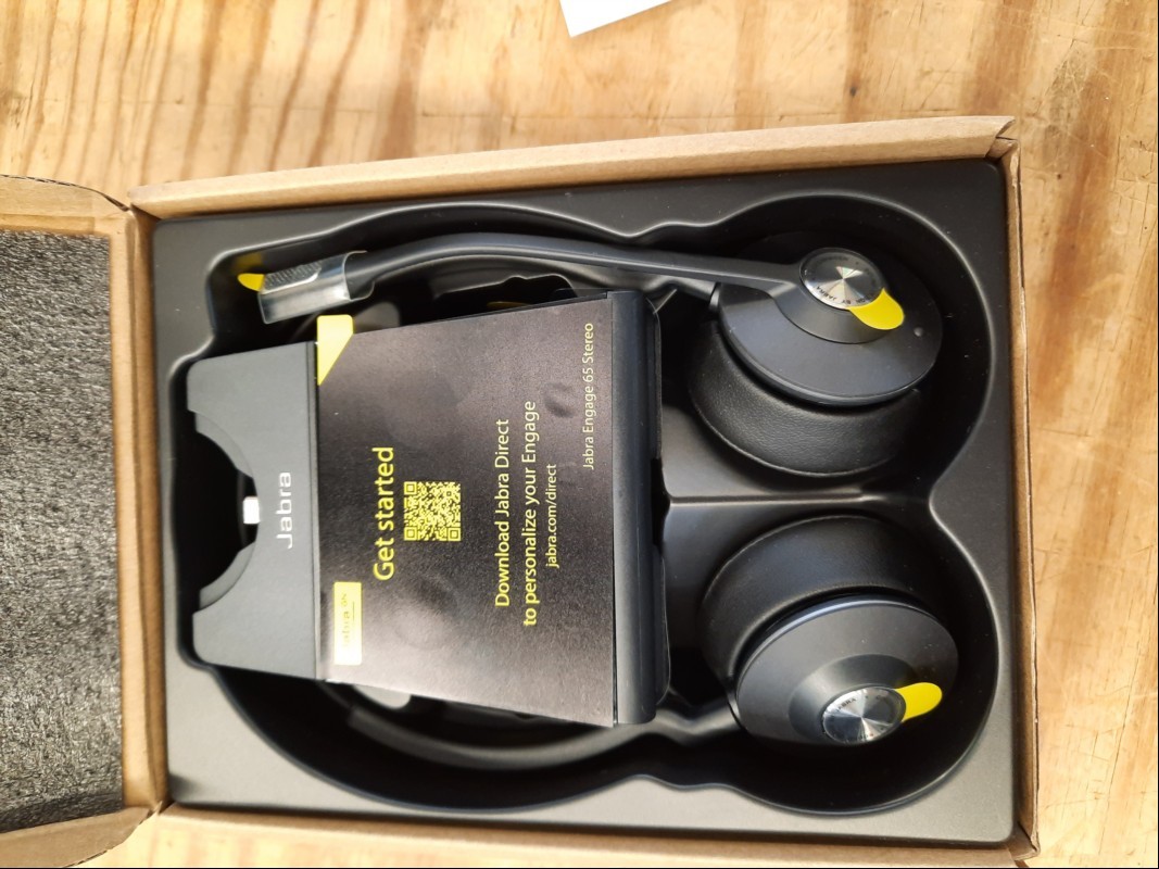 Jabra Engage 65 mit Basisstation, Netzteil und USB-Anschlusskabel, in OVP, neuwertig, augenscheinlich unbenutzt, siehe Bild, ungeprüft keine Garantie auf Funktion und Vollständigkeit (ID=V06-04)