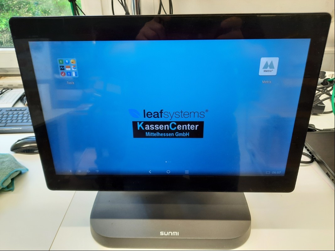 Teile aus Computerkassensystem bestehend aus: METRIS Sunmi T2s LiteTouch-Computerkasse und Star TSP143III Thermo-Bondrucker, beide Geräte wurden nur elektrisch Geprüft, Sunmit T2 Lite lässt sich einschalten-Touchfunktion: ok, der Bondrucker lässt ...