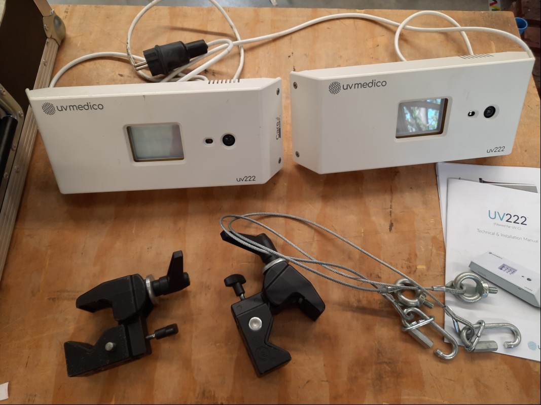 2x  UV Medico UV222 FAR-UVC Lampen im Alukoffer mit Befestigungen, siehe Bilder, SN: 227100271090, 227100271050, Geräte nur elektrisch geprüft (beide Lampen lassen sich einschalten), keine Garantie auf Funktion und Vollständigkeit (ID=V15-82)