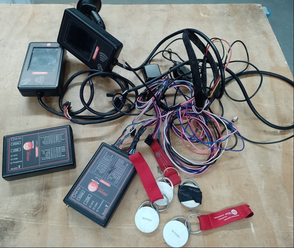 2x CleverCar Pro TIME mit 4 Keys (Chips), Lieferumfang siehe Bild! Alles komplett ungeprüft! (ID=V07-03)