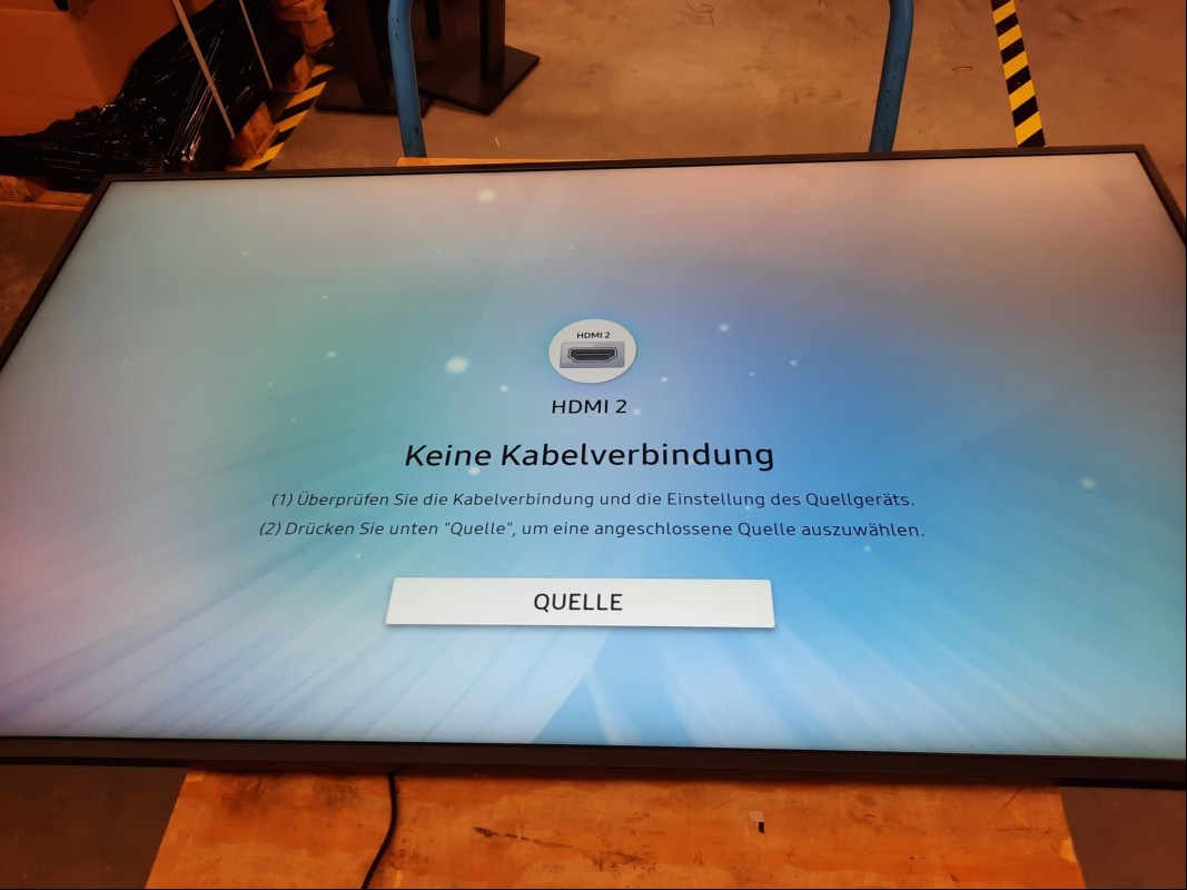 50\'\' (127cm) TFT-Display Samsung QH50R (Model Code: LH50QHREBGCXEN) (Auflösung 3840x2160), 1x USB 2.0 Anschluss, DVI, HDMI, DisplayPort, weitere Anschlüsse: LAN, Farbe: Schwarz, Seriennummer: 0CVTHNDR900924A, inkl. Fernbedienung, ohne Standfuß, Ge...