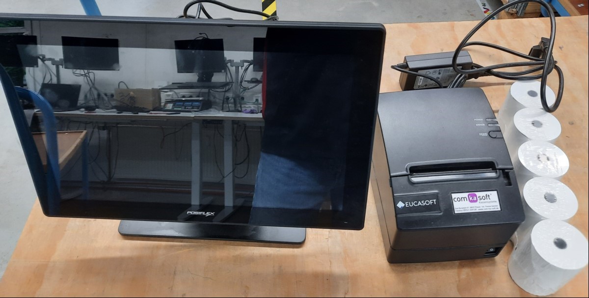 Teile aus Kassensystem mit Touch-Kasse 15" Posiflex RT-6000-G2, inkl. Netzteil, und SNBC Thermodrucker U80II, Bruch am hinteren Kabelausgang, siehe Bilder, Inbetriebnahme: 2024, Geräte nur elektrisch geprüft (Kasse lässt sich einschalten, Touchfun...