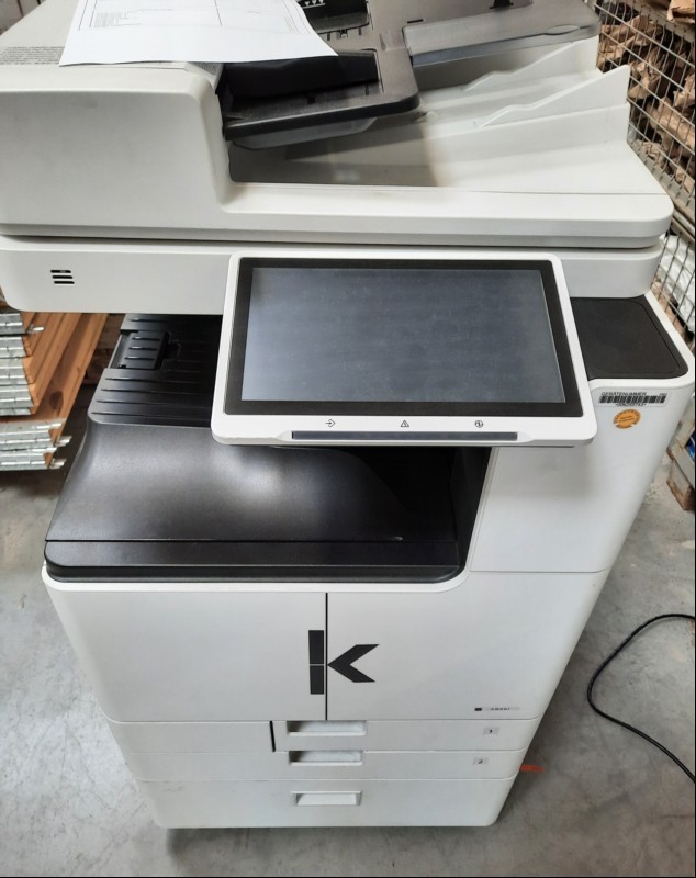 Canon iR Advance DX 4825i, Mono Kopiersystem, SN: 4UB01583, 2 Papierfächer, Unterschrank, Gerät sehr stark verschmutzt, Abschürfungen am Gehäuse,  Reinigung und Service empfohlen, Zähler ca. 183102,  keine weiteren Tests durchgeführt optisch guter...
