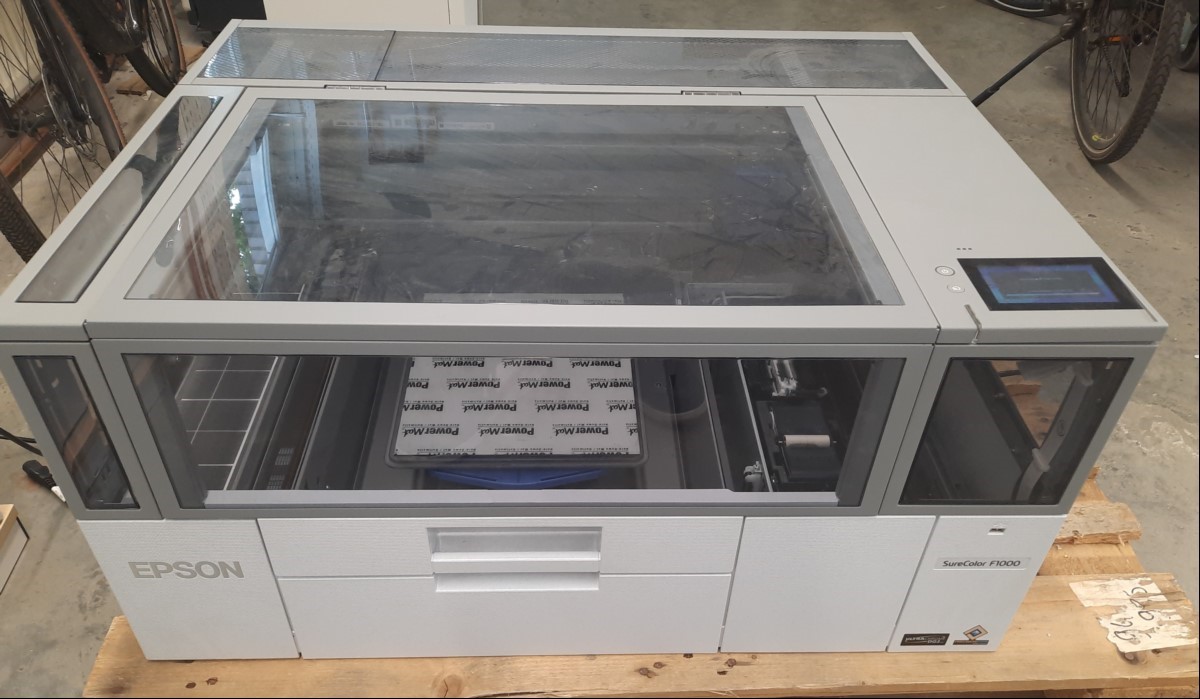 Epson DTF System-Bundle SC-F1000, Textildrucksystem, elektrisch geprüft, Trockenofen Little Joe (stark verschmutzt) keine weiteren Tests durchgeführt, keine Garantie auf Funktion und Vollständigkeit - NUR SELBSTABHOLUNG! (ID=V05-00)