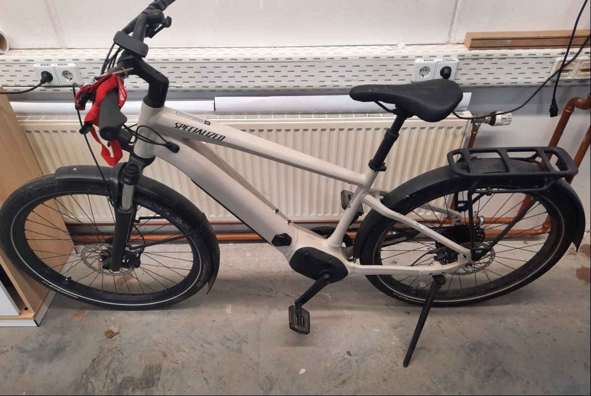 Specialized Vado 4.0, Rahmengröße: L, Reifengröße: 27", Bereifung: Phathfinder, Display: keine Aneige, Schaltung: Kettenschaltung, Bremsen: SRAM, Bremssystem: Scheibenbremse, Schutzblech: vorhanden, Zubehör: Schlüssel Akku, Inbetriebnahme: 07.2024...