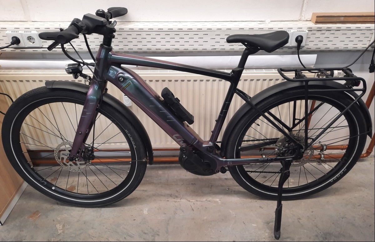 Giant Liv, Rahmen: Diamant, Rahmennummer:GCFA09238, Rahmengröße: L, Reifengröße: 27,5", Bereifung: KENDA, Motor: SyncDrive Pro250W, Akku: 500Wh, Display: Giant, Schaltung: Kettenschaltung, Ganganzahl: 10, Bremsen: Shimano, Bremssystem: Scheibenbre...