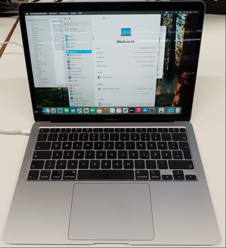 Apple MacBook Air (2020 - MacBookAir9,1) space grau mit Intel Core i5-1030NG7 1.10GHz, 8 GB LPDDR4X RAM, 33,8 cm (13,3") Retina Display (Auflösung 2560 x 1600), 512 GB APPLE SSD AP0512N, 2x Thunderbolt3 Anschluss (USB-C), WLAN, Bluetooth 5.0, Inte...