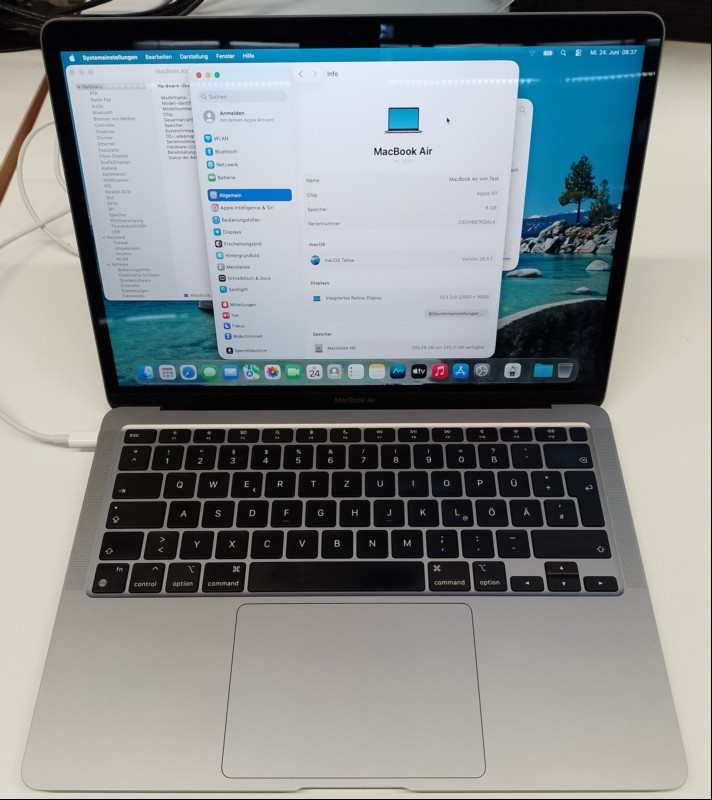 Apple MacBook Air \'\'M1\'\' (FGN63D/A - 2020 - MacBookAir10,1) space grau mit Apple M1 8-Core Prozessor, 8 GB LPDDR4 RAM, 33,8 cm (13,3") Retina Display (Auflösung 2560 x 1600), 256 GB APPLE SSD AP0256Q, 2x Thunderbolt/USB4 Anschluss (USB-C), Wi-Fi 6...