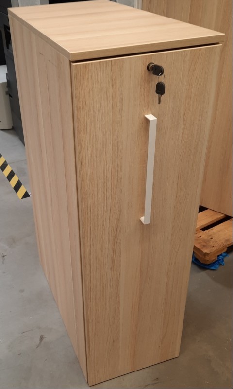 Orgatower, Schrank mit ausziehbarem Fach und 2 Einlegeböden, Farbe Außen und Front: Graueiche-Dekor, Innen: weiß, Maße: 400x800x1245mm, Zugriff links, inkl. 2x Schlüssel, Verschmutzungen und Kratzer sind möglich, siehe Bsp.-Bilder, Kein Versand/Ve...