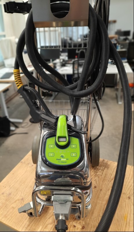 Trockendampfreiniger Thermostar THT0390V99 MediCleanTec MicroCleaner, Baujahr: 22/2024, inkl. Gerätewagen, Seriennummer: 04504111, Lieferumfang: siehe Bilder, Gerät nur elektrisch geprüft (nach Stromzuführ leuchtet die Power LED, keine weiteren Te...