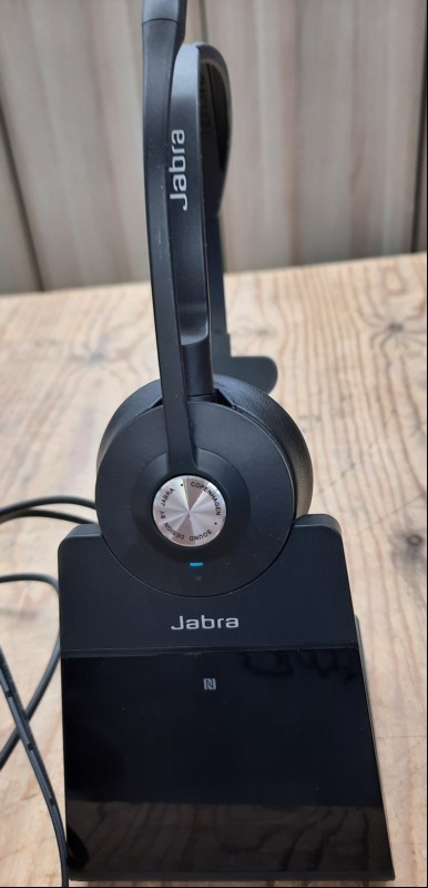 Jabra Engage 75 Mono Headset, Seriennummer: 00259921948, inkl. Basisstation und Netzteil, teilweise Verschmutzt, siehe bild, ungeprüft, keine Garantie auf Funktion und Vollständigkeit (ID=T09-00)