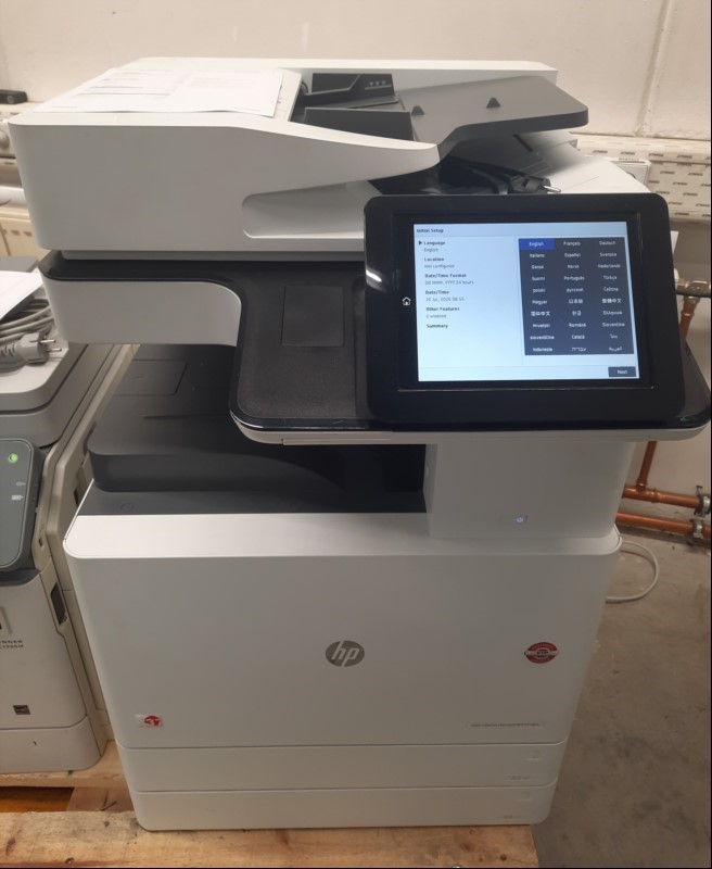 HP Color LaserJet  MFP E77825dn, SN: CNC1L8J02R, 2 Papierfächer, ohne Unterschrank!!!! Gerät optisch gebrauchter Zustand mit Verschmutzungen und Abschürfungen am Gehäuse,  Ausdrucke ok, Toner bk ca. 100%, Toner Cyan ca. 60%, Toner magenta ca. 10%,...