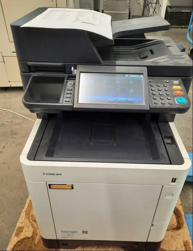 Utax P-C 3062 i MFP, SN: RBZ0907156, eine  Papierkassette, ohne Unterschrank, Zähler total:304, color:1671, s/w:137, guter gebrauchter Zustand, Datenlöschung durchgeführt, Reinigung und Service empfohlen, keine Garantie auf Vollständigkeit und Fun...