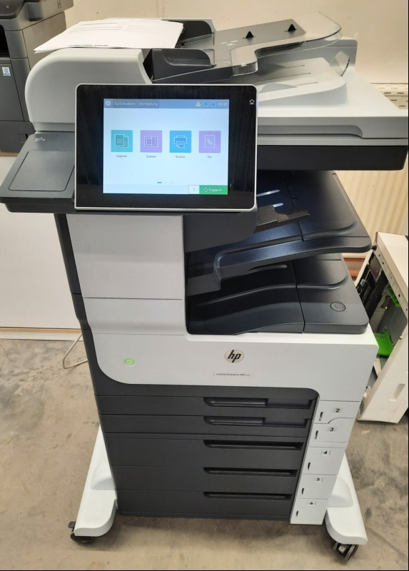 HP (Hewlett Packard) HP LaserJet M725, SN: CNDBQ3P00G,  4 Papierfächer, Gerät optisch gebrauchter Zustand mit Verschmutzungen und Abschürfungen am Gehäuse, Ausdrucke blass, Toner ca. 80%, laut Ausdruck, Druckdurchläufe 1540 , keine weiteren Tests ...