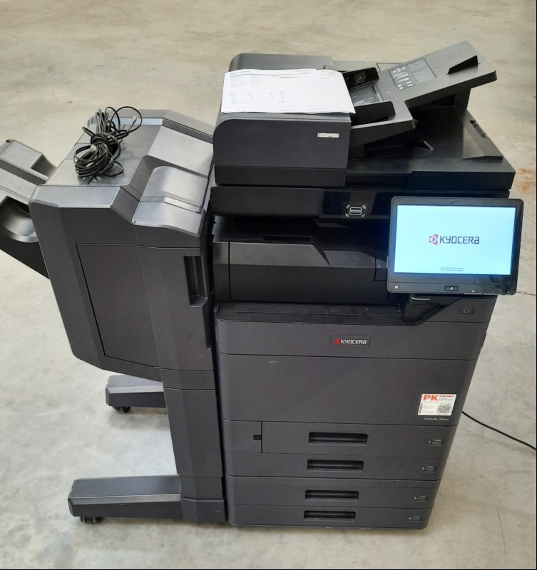 Kyocera Taskalfa 3554ci inkl. Zub. SN:  H564520282, 4 Papierkassetten, Scanner DP 7150, externer Finisher, optisch guter  Zustand, Verschmutzungen am Gehäuse, Zähler gesamt: ca. 46809 laut Statusseite, Ausdrucke gut, Toner color ca. 50%, bk ca. 10...