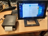 Teile aus Aures Nino Kassensystem 14\'\' Multit-Touchscreen-Kasse (Touchfunktion ok, PC fährt hoch keine weiteren Tests durchgeführt), Intel Celeron CPU J1900 1.99GHz, 4 GB DDR3, 1x VGA, 4x USB 2.0, 1x USB 3.0 und 1x LAN, 3x Rj45 COM, 1x CashDrawer,...