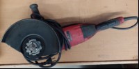 MILWAUKEE-Winkelschleifer AGV 22-230E, Leistungsaufnahme: 2200 Watt, Leerlaufdrehzahl: 6600 U/min, Scheibendurchmesser: bis 230 mm, M 14, mit Handgriff, Schutzhaube und Spannscheibe, Spannschlüssel fehlt! Gerät mit Gebrauchspuren und verdreckt - n...