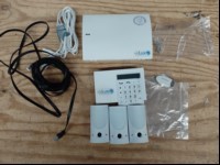 Teile aus Alarmanlage Vidlux bestehend aus: Funkzentrale, Bedienfeld, 3x Bewegungsmelder mit Kamera, alles ungeprüft, Lieferumfang siehe Bild! (ID=V08-33)