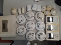 Teile aus Alarm anlage Visonic EMA und BMA PowerMaster, siehe Bild, ungeprüft, keine Garantie auf Funktion und Vollständigkeit (ID=V07-13)