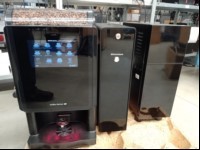 Rheavendors Kaffee Partner BARISTA Compact E3R1M (Type: T.TOP 07), 7 Zoll-Farbtouchscreen, Festwasseranschluss, Seriennummer: 20234644634 mit Milchmodul und Vitrifrigo Kühler FG12I, 4 Schlüssel, diverses Zubehör siehe Bilder, Inbetriebnahme 01.202...