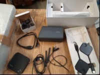 BenQ InstaShow WDC10 Wireless HDMI Drahtlos-Präsentationssystem (für kabelloses Full HD-Streaming), Lieferumfang: 2x InstaShow Button (WDC10T), 1x InstaShow Host (WDC10R) + Netzteil, 1x Cradle und 1x HDMI und USB Kabel, in OVP, ungeprüft, keine Ga...