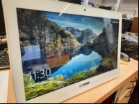 Teile aus ComCash Kassensystem bestehend aus: Shuttle AIO Touch-PC(Gerät lässt sich Starten, ist aber mit unbekanntem PIN gesichert, Touch-Funktion ok), Epson T-m30 Model: 335A (Feed-Funktion ok), Kassenlade mit 1x Schlüssel (ID=V09-82)