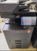 Kyocera Taskalfa 3554ci,  SN:H563674650, 4 Papierkassetten, optisch gebrauchter Zustand, Abschürfungen am Gehäuse, Klebereste am Gehäuse, Zähler gesamt: ca.53807  laut Statusseite, Tonerstand ca. 50%,  Ausdrucke gut, Ausdrucke im Service Mode mögl...
