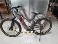 Malaguti Cortina TR 5.0, Farbe: silber, Rahmen: Trapez, Rahmengröße: S, Reifengröße: 29", Motor: Bosch Performance Line CX 25/85 Nm, Akku: Lithium Ionen;Bosch PowerTube 625Wh, Display: Bosch Purion, Lenker: Aluminium Flatbar Lenker, Schaltung: Shi...