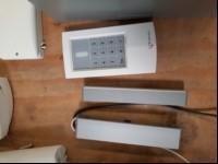 Teile aus Alarmanlage mit com X line 1516 und Bewegungsmelder, siehe Bilder, ungeprüft, keine Garantie auf Funktion und Vollständigkeit (ID=V06-12)