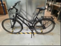 Conrad City Bike, Velo deVille  Farbe: schwarz, Rahmen: Trapez, Rahmengröße: 55, Reifengröße: 28", Bereifung: Schwalbe, Schaltung: Narbenschaltung, Bremsen: Shimano V-Brakes, Bemerkung: keine weiteren Angaben möglich, keine Garantie über Fahrsiche...