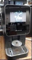 Kaffeeautomat Kaffee Partner BARISTA Select, ohne Schlüssel, an der Tropfschale verschmutzt, kein Typenschild erkennbar, mit Becherausgabe und eine Kiste mit Zubehör (siehe Bilder), Inbetriebnahme: 07.2024, Gerät lässt sich einschalten - keine wei...